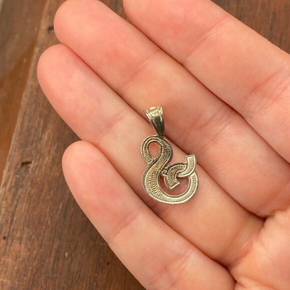 Vintage 925 Sterling Silver Cursive S Letter Initial Textured Pendant Charm - Picture 2 of 4